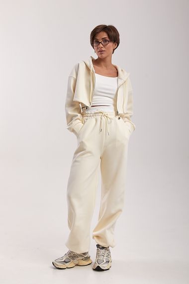 Спортивний костюм з коротким худі та прямими штанами - кремовий цвет, S (є розміри) | Зображення 4