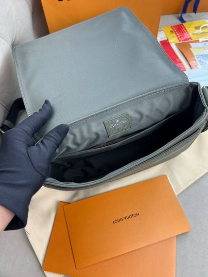Месенджер хакi Louis Vuitton District PM Taiga Gray c848 | Зображення 5