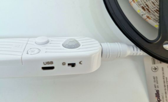 Светодиодная лента LED 5 вольт 3 метра на батарейках с датчиком движения, SMD 2835 нейтральный свет | Зображення 2