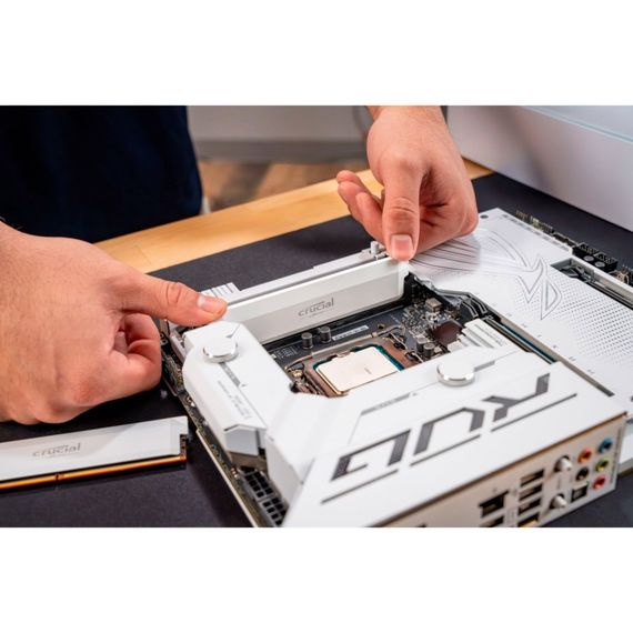 Модуль пам'яті для комп'ютера DDR5 16GB 6400 MHz Pro Overclocking White Micron (CP16G64C38U5W) | Зображення 9
