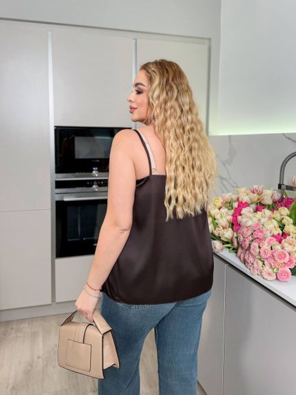 Женская летняя шелковая майка-топ на тонких бретелях BR1581 цвет коричневый, размер 60/62 | Зображення 3