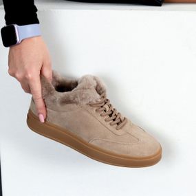 Класні Бежеві зимові кросівки натуральна замша облямівка цигейка 37