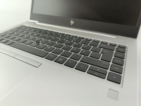 Ультрабук HP EliteBook 745 G6 / 14" (1920x1080) IPS / AMD Ryzen 3 Pro 3300U (4 ядра по 2.1 - 3.5 GHz) / 8 GB DDR4 / 240 GB SSD M.2 / AMD Radeon RX Vega 6 Graphics / WebCam б/у | Зображення 2