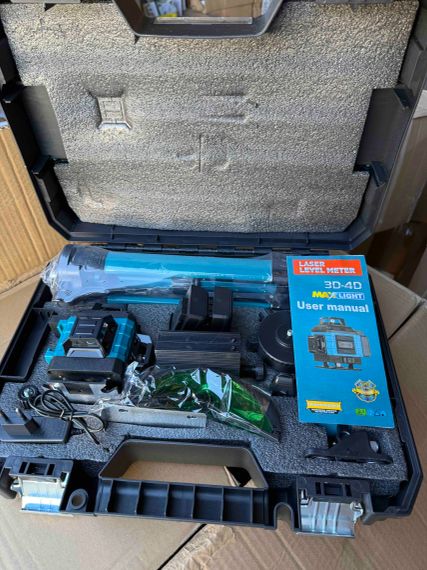Лазерний 4D рівень акумуляторний -2 АКБ, 16 ліній, пульт дистанційного керування, цифровий дисплей, штатив, повний набір для встановлення, пластиковий кейс | Зображення 1