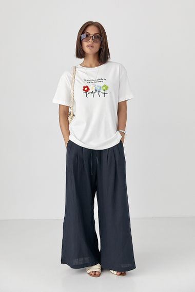 Футболка з в'язаними квітами - білий цвет, S (є розміри) | Зображення 2