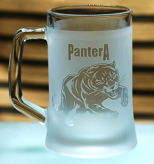 Пивной бокал 670 мл с гравировкой Пантера символ грации и силы подарок для женщины кружка с гравировкой