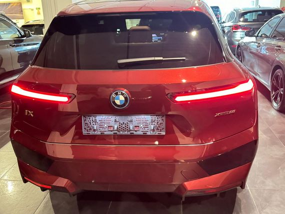 Накладка на задній поріг Carmos (нерж) для BMW iX (I20) 2022- рр | Зображення 2