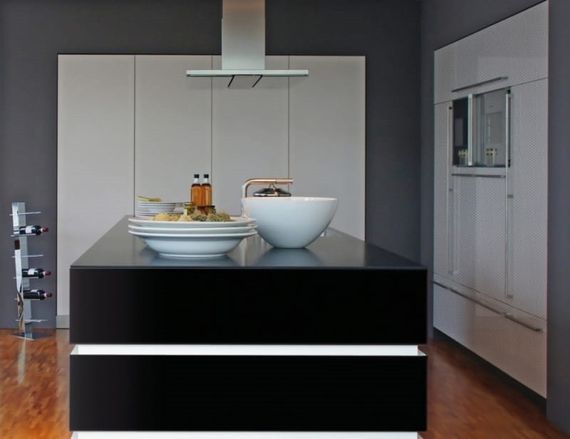 Плівка самоклеюча (самоклейка) d-c-fix 200-1272 0,45 м відріз від 1 до 15 м чорний лак глянець | Зображення 3