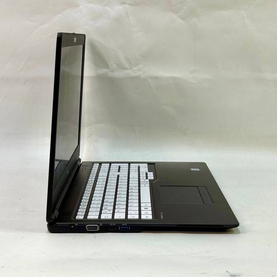 Ноутбук Fujitsu Lifebook U757 / 15.6" (1920x1080) IPS / Intel Core i5-6200U (2 (4) ядра по 2.3 - 2.8 GHz) / 16 GB DDR4 / 256 GB SSD / Intel HD Graphics 520 / WebCam / 3G / Windows 10 Pro б/у | Зображення 4