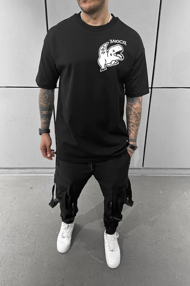 Футболка з мерчем