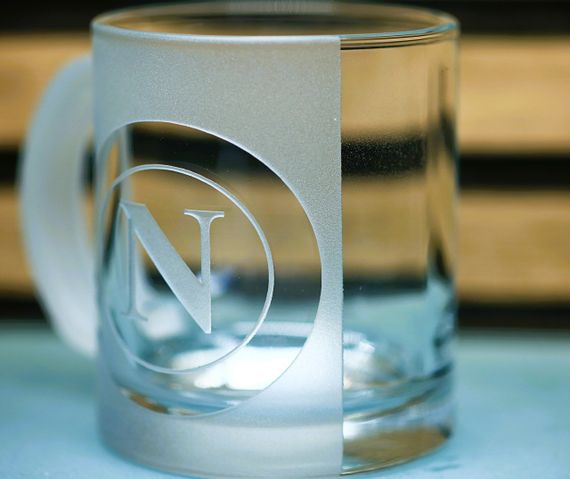 Подарункова скляна чашка для чаю та кави 320 мл з  гравіюванням лого футбольного клуба ФК Наполі | Зображення 2