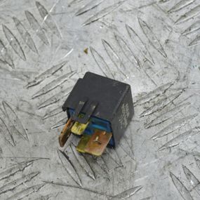 Реле Hyundai i30 2007-2012 Реле Хюндай ай30 952703A005 95270-3A005