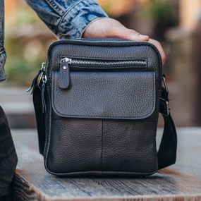 Сумка чоловіча через плече шкіряна чорна Tiding Bag IT-73302