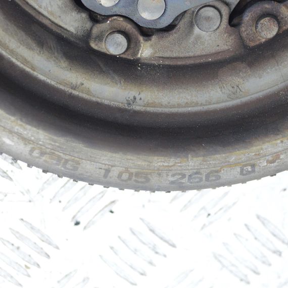 Маховик двигуна 2.0 TDI Volkswagen Golf Passat B6 Touran демпфер зчеплення Фольксваген 03G105266Q | Зображення 2