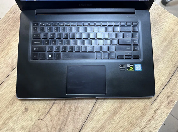 Ноутбук Samsung NP940 15.6" 4K Touch i7 6700HQ/16Gb/256Gb SSD/GTX 950M Б/В | Зображення 4