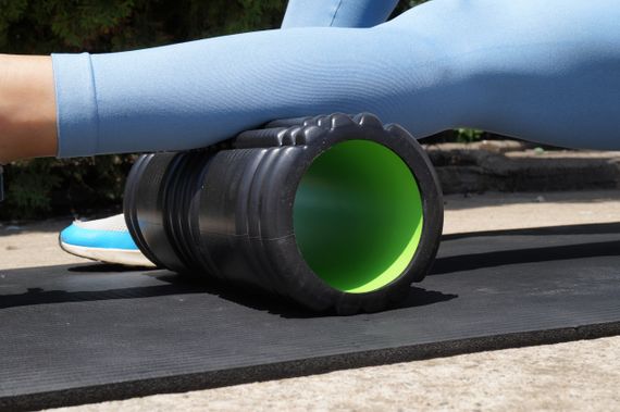 Масажний ролик (роллер) Power System PS-4050 Fitness Foam Roller Black/Green (33x15см.) | Зображення 9