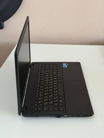 Ноутбук Б-клас Asus X551CA / 15.6" (1366x768) TN / Intel Core i3-3217U (2 ядра по 1.8 GHz) / 4 GB DDR3 / 120 GB SSD / Intel HD Graphics 4000 / WebCam / DVD-ROM / АКБ NEW б/в | Зображення 3