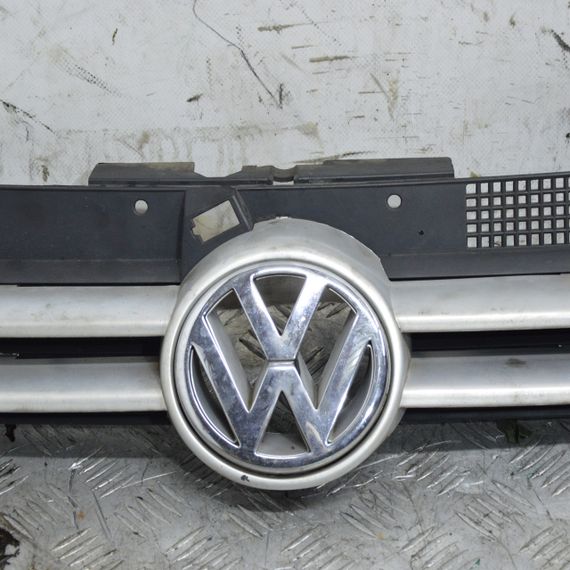 Решітка радіатора Volkswagen Golf IV 1997-2003 Решітка бампера Фольксваген Гольф 4 | Зображення 2