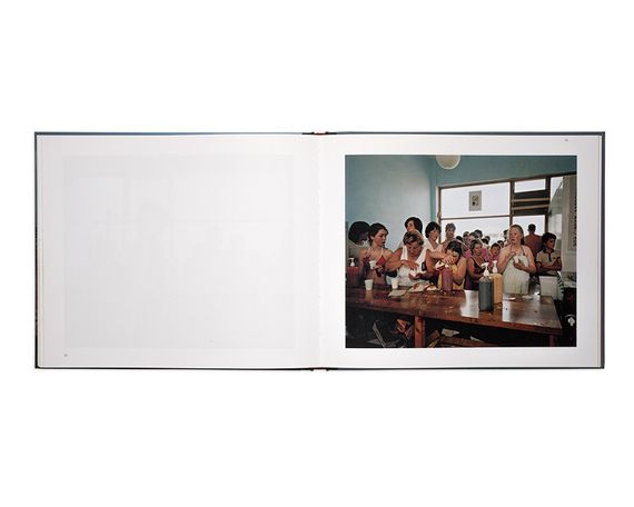 Книга легендарные фотографы современности Мартин Парр Martin Parr "The Last Resort" книги по фотографии | Зображення 2