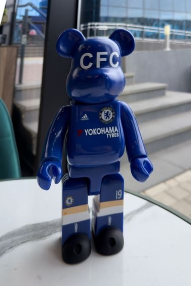 Фигурка Bearbrick Yokohama CFC дизайнерська статуетка ведмідь Беарбрік 28 см mb036 синій | Зображення 2