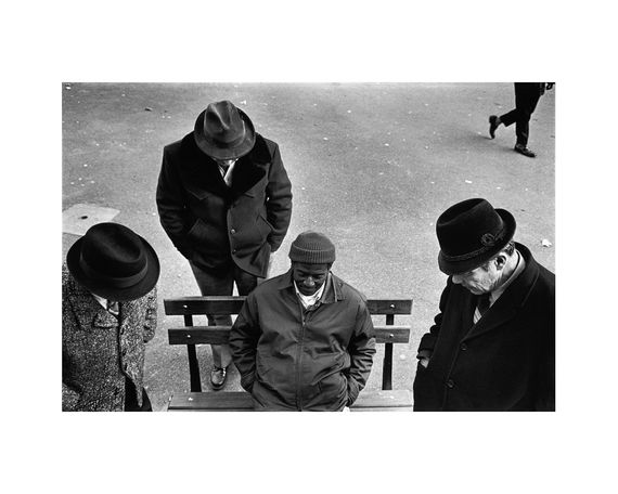 Фотоискусство история книга фотографий Ричарда Кальвара Richard Kalvar "Earthlings" книги для фотографов | Зображення 4