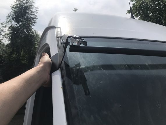 Козырек на лобовое стекло (черный глянец, 5мм) для Volkswagen LT 1998-2024 гг | Зображення 7