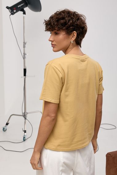 Однотонна футболка з вишитим написом - гірчичний цвет, ONE SIZE (є розміри) | Зображення 1