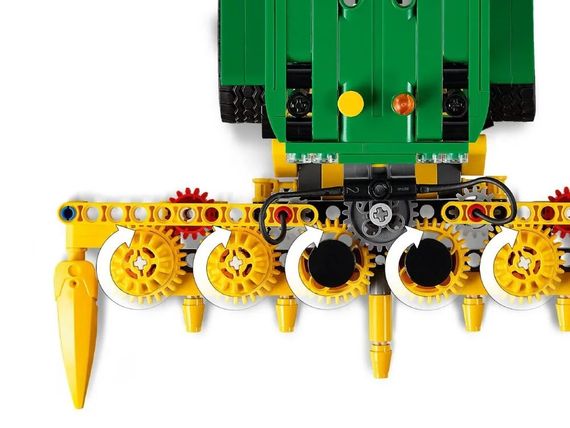 Конструктор LEGO Technic Кормозбиральний комбайн John Deere 9700 (42168) | Зображення 2