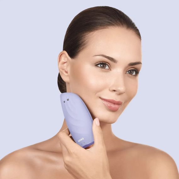 Очистительная щетка для лица GESKE Sonic Thermo Facial Brush&Face-Lifter 8в1 white, Фиолетовый | Зображення 3