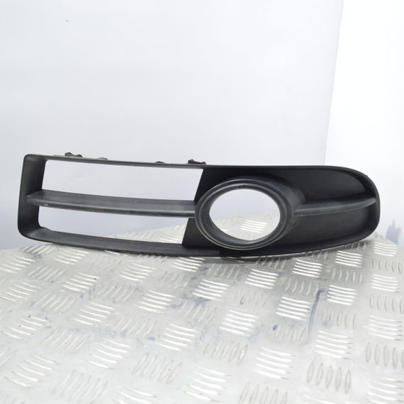 Решітка переднього бампера ліва Audi A4 B7 2004-2008 Решітка бампера ліва Ауді а4 б7 8E0807681F