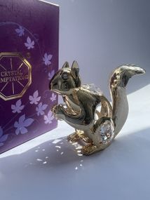 Кришталева мініатюра ручної роботи зі стразами Білка з горішком, 6 см