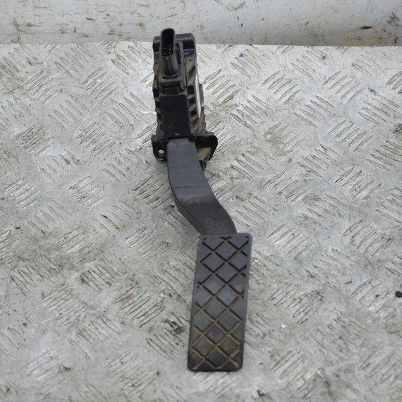 Педаль газа електро пластик  Volkswagen Golf 2.0tdi (VII) 2012-2020 Педаль газа фольксваген гольф 5Q1723503F