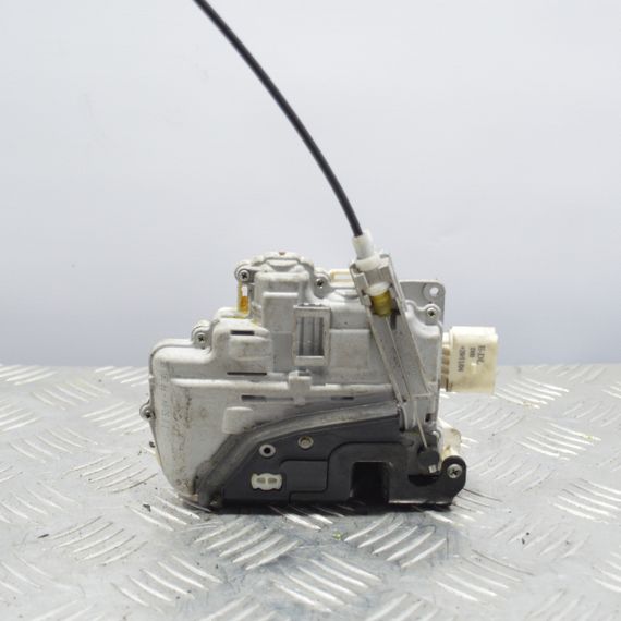 Замок передньої лівої двері Audi A3 A4 A6 A8 2004-2016 Замок двері передній лівий Ауді а3 а4 а6 а8 8E1837015AA | Зображення 3