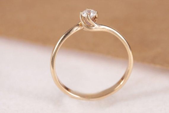 Кольцо из желтого золота с бриллиантом 19 | Зображення 3