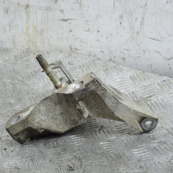 Кронштейн КПП Ford Transit 2.2 tdci 2000-2006 Кронштейн коробки перемикання передач Форд Транзит 3C117M125AB