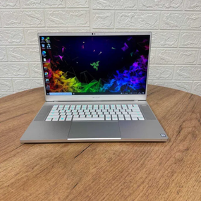 Ноутбук Razer Blade 15 Silver 144Hz i7 9750H 16GB SSD 512GB RTX 2070 MaxQ Б/В