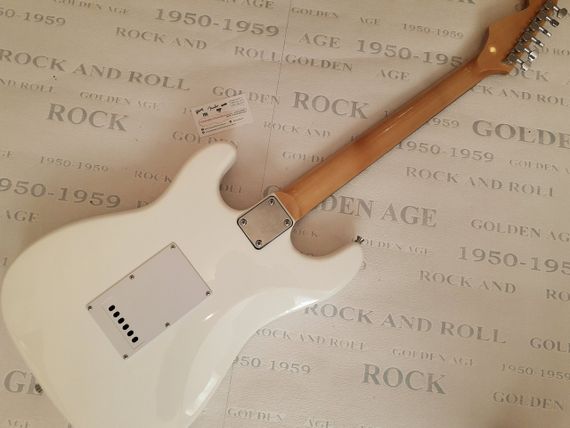 Електрогітара Fender Stratocaster Standard White Rosewood China | Зображення 2