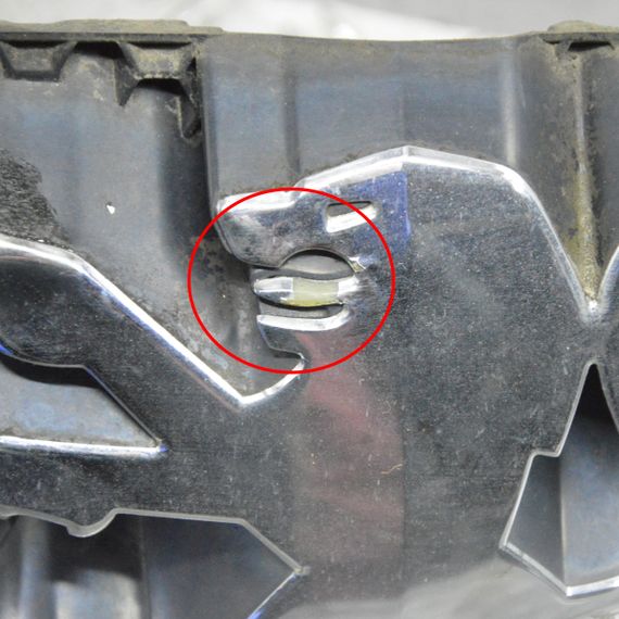 Емблема переднього бампера Peugeot 207 2006-2013 Значок емблема решітки радіатора Пежо 207 9649670480 | Зображення 2