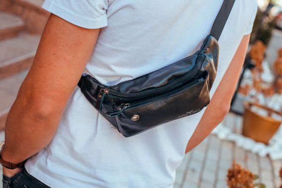 Чоловіча шкіряна сумка-бананка на пояс чорна TidinBag - 16431 | Зображення 3