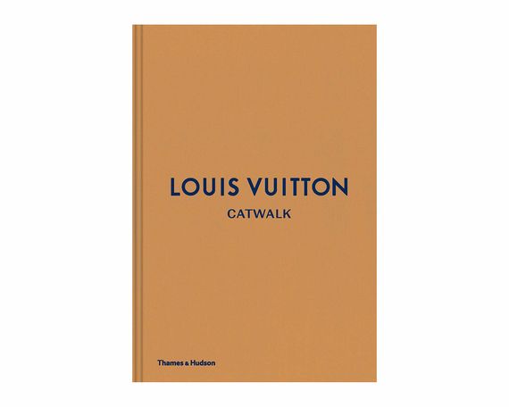 Книга о модных коллекциях Луи Витон Louis Vuitton Catwalk: The Complete Fashion Collections. Jo Ellison