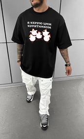 Футболка з мерчем