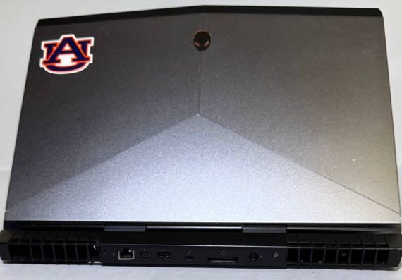 Игровой ноутбук Dell Alienware 15 R3 / 15.6" (1920x1080) IPS / Intel Core i7-7700HQ (4 (8) ядра по 2.8 - 3.8 GHz) / 16 GB DDR4 / 512 GB SSD + 500 GB HDD / nVidia GeForce GTX 1060, 6 GB GDDR5, 192-bit / WebCam б/у | Зображення 3