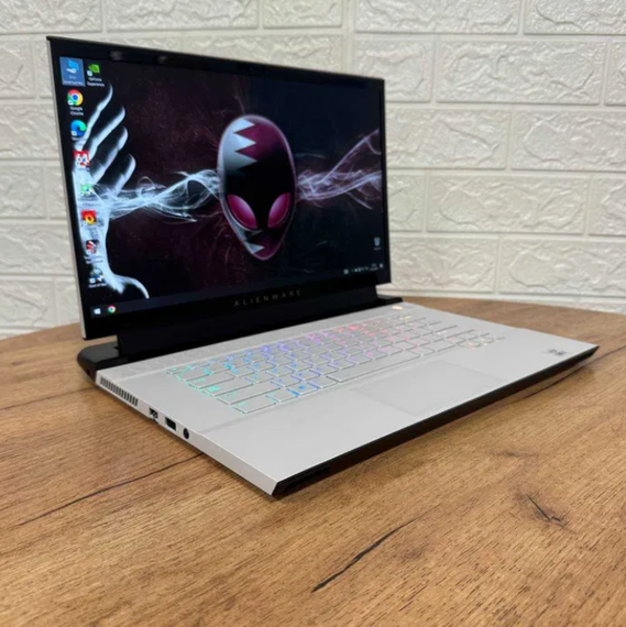 Ноутбук Dell Alienware m15 R4 144Hz i7 10870H 32Gb SSD 512Gb RTX 3070 Б/В | Зображення 2