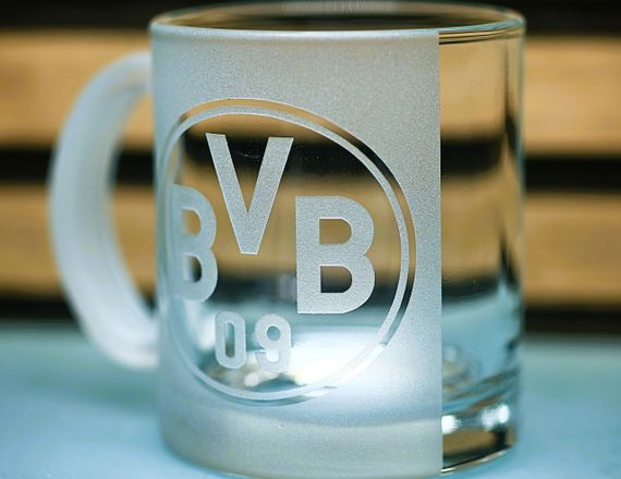Скляна чашка 320 мл ФК  Боруссия Дортмунд Borussia з гравіюванням подарунок для фаната  футбольна кружка | Зображення 2