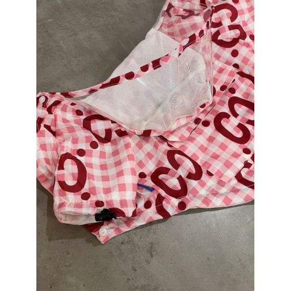 Брендовый дождевик для собак и котов GUCCI с капюшоном, с затяжками регулировки на руковах и животике, розовый | Зображення 3