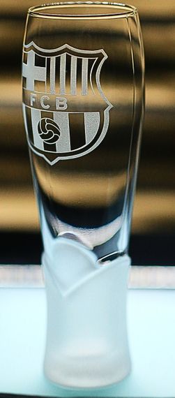 Пивний келих крафтовий 440 мл Barcelona з гравіюванням подарунок для фаната ФК Барселона футбольний кухоль | Зображення 2