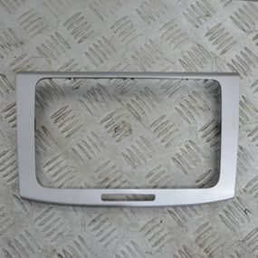 Рамка магнітоли Volkswagen Passat B6 2005-2010 Накладка магнітоли Фольксваген Пассат б6 3C0858069AE