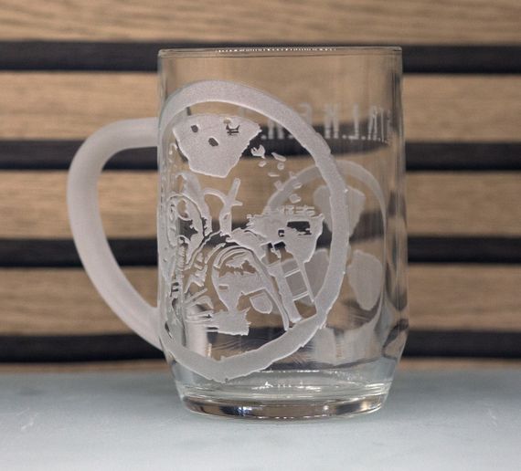Подарочный бокал для пива 570 мл с гравировкой  игры лого Сталкер 2 S.T.A.L.K.E.R. 2 | Зображення 5