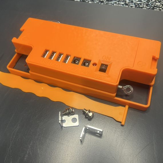Кришка для акумулятора з USB та DC роз'ємами (альтернативне джерело живлення) | Зображення 1
