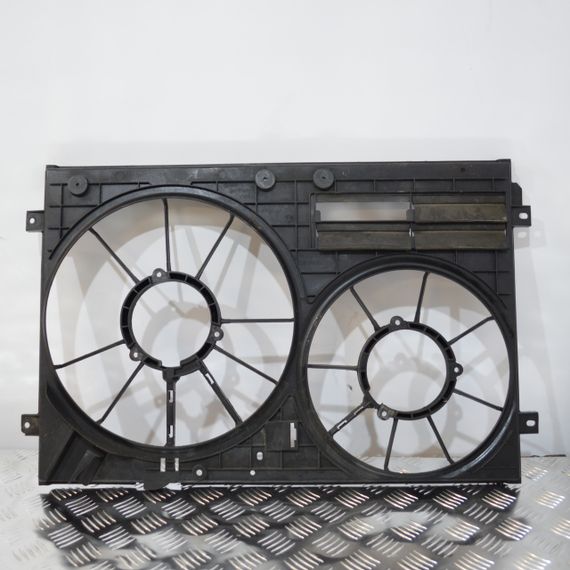 Дифузор вентилятора Audi A1 A3 2003-2018 Рамка вентилятора радіатора Ауді а1 а3 1K0121207AD